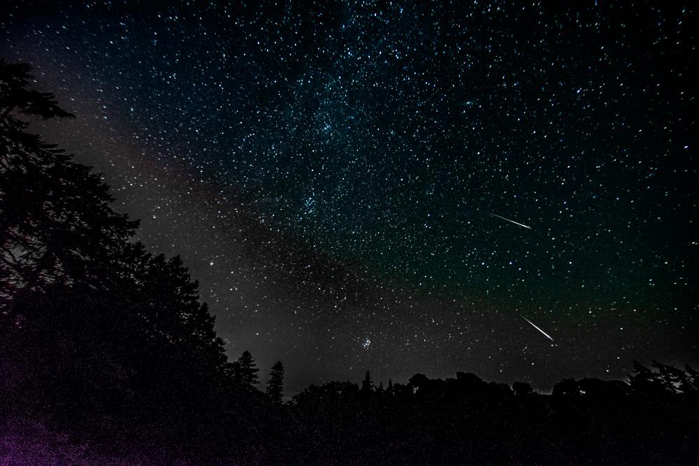 Photo d'étoiles filantes prises par Ian Algie le 13 août 2015, en Écosse.
