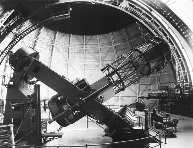 Le télescope Hooker installé sur le Mont Wilson.
