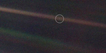 palebluedot2